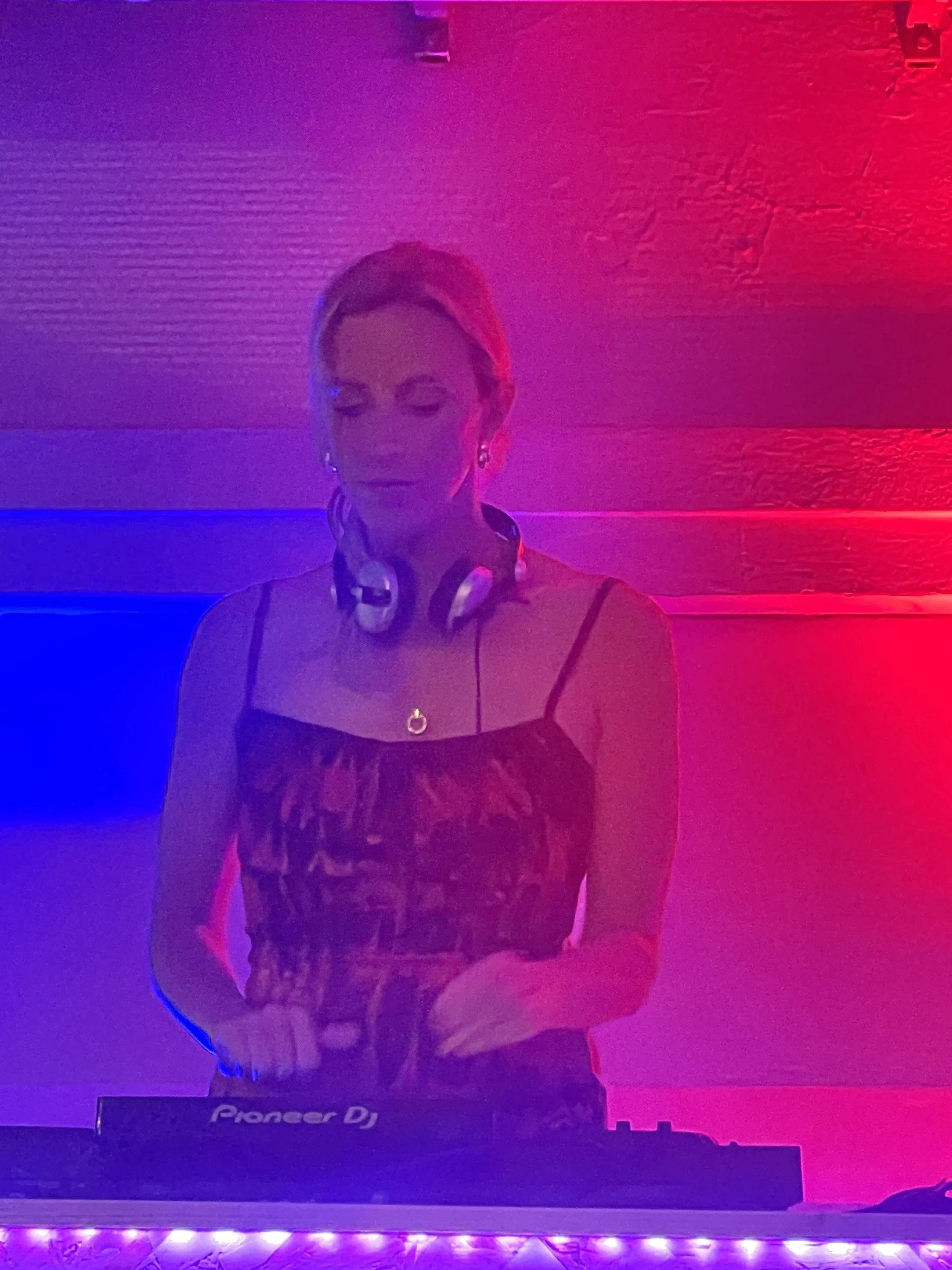 Claire Louise - They Play Deep 21/04/26 - mix image